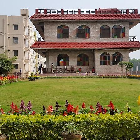 Отель Panthashala Santiniketan Sri Niketan Экстерьер фото