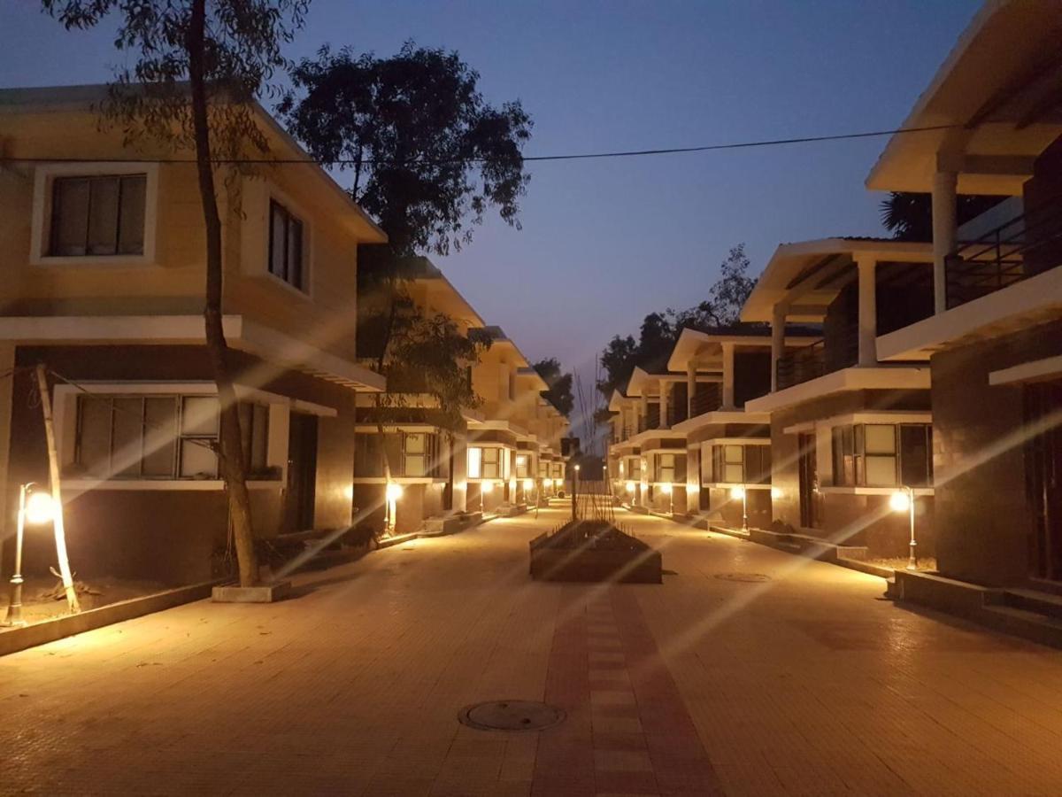 Отель Panthashala Santiniketan Sri Niketan Экстерьер фото